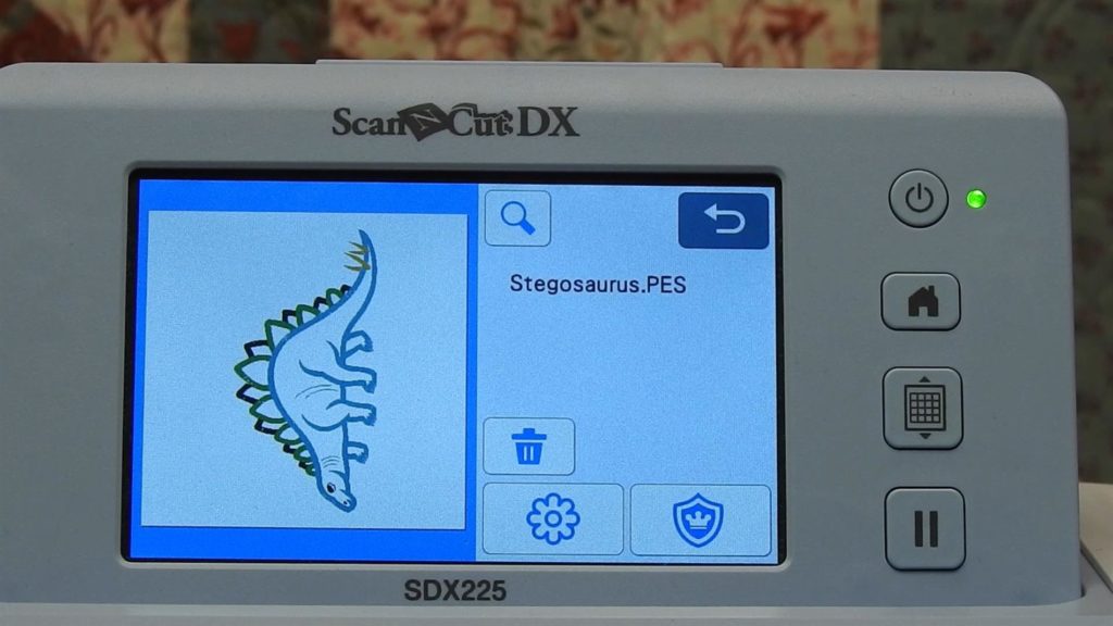 Screen Shot of ScanNCut SDX225 with option "flower' and "shield" icons