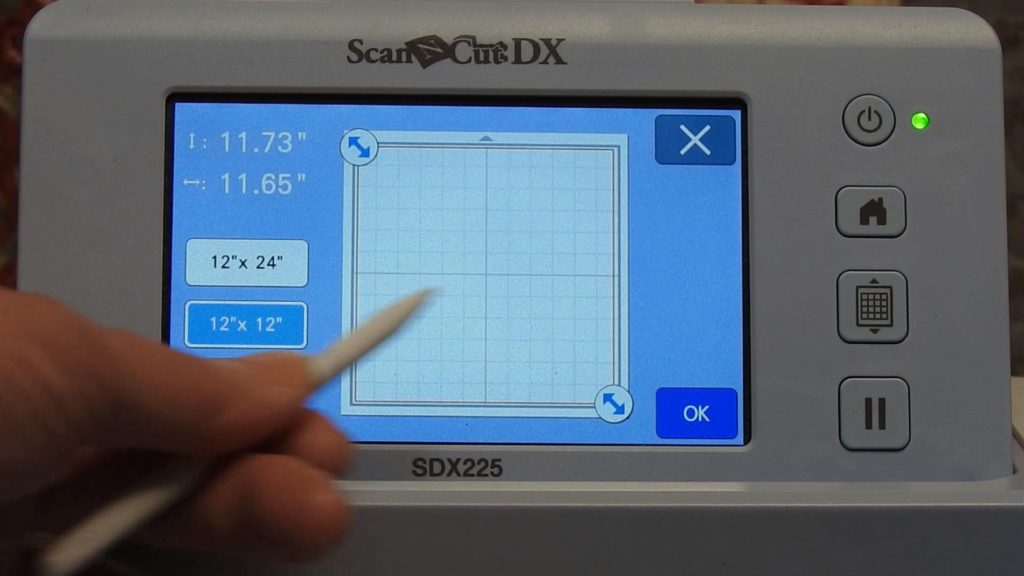 Screen shot of ScanNCut SDX225 showing selecting 12x12 mat