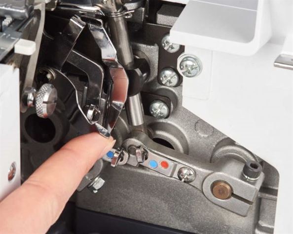 close up of threading loopers on the funlock 44